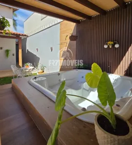 Sobrado com 4 Quartos à venda, 280m² no Jardim Ipê, Goiânia