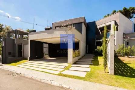 Sobrado com 3 Quartos à venda, 257m² no Taboão, Curitiba