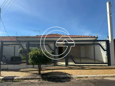 Casa com 3 Quartos para alugar, 176m² no Centro, Marília