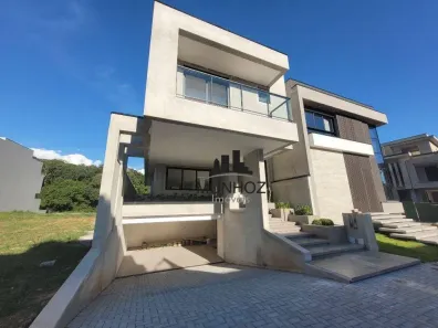Casa de Condomínio com 3 Quartos à venda, 315m² no Pilarzinho, Curitiba