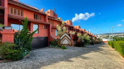 Casa de Condomínio com 3 Quartos à venda, 384m² no Cristal, Porto Alegre
