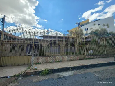 Casa com 4 Quartos para alugar, 300m² no Fonte Grande, Contagem