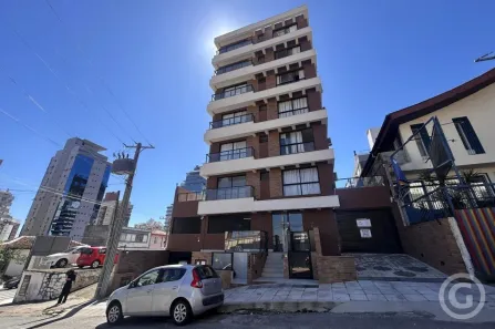 Apartamento com 2 Quartos para alugar, 62m² no Centro, Florianópolis