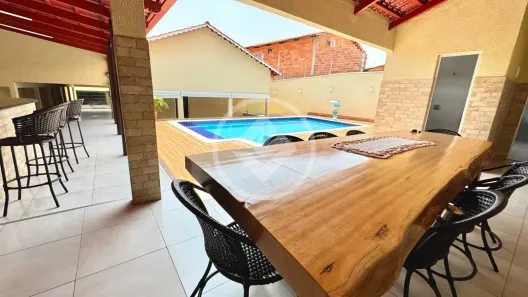 Casa com 3 Quartos à venda, 300m² no Jardim Petrópolis, Goiânia