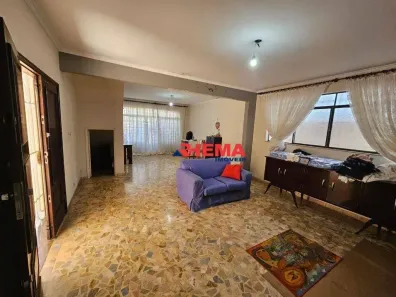Sobrado com 4 Quartos à venda, 260m² no Embaré, Santos