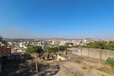 Lote/Terreno à venda, 484m² no São Sebastião, Divinópolis