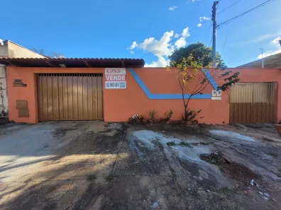 Casa com 3 Quartos à venda, 240m² no Jardim Mariliza, Goiânia