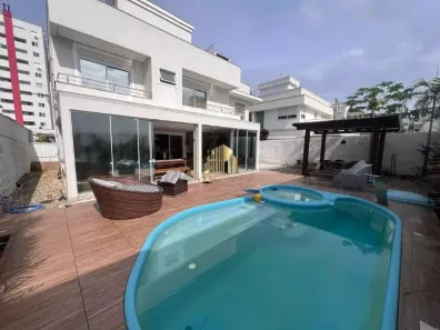 Casa de Condomínio com 3 Quartos para alugar, 348m² no Pedra Branca, Palhoça