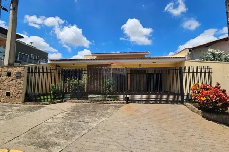 Casa com 3 Quartos à venda, 360m² no Jardim Guadalajara, Sorocaba