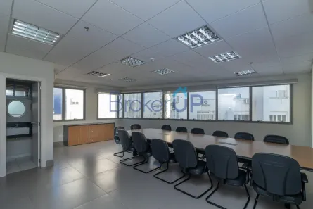 Sala Comercial para venda ou aluguel, 51m² no Floresta, Porto Alegre