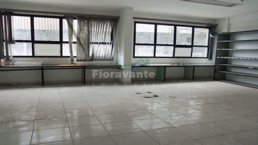 Sala Comercial à venda, 76m² no Centro, Santos