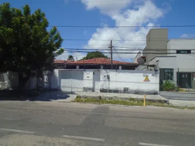 Casa com 3 Quartos à venda, 190m² no Cidade dos Funcionários, Fortaleza