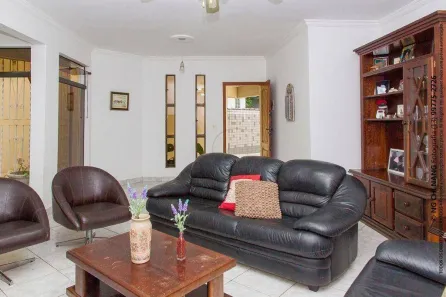 Casa com 3 Quartos à venda, 180m² no Embaré, Santos