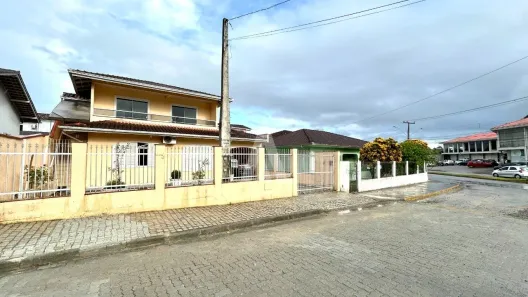 Sobrado com 6 Quartos à venda, 360m² no Itaum, Joinville