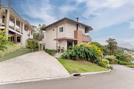 Casa de Condomínio com 5 Quartos à venda, 713m² no Glória, Joinville