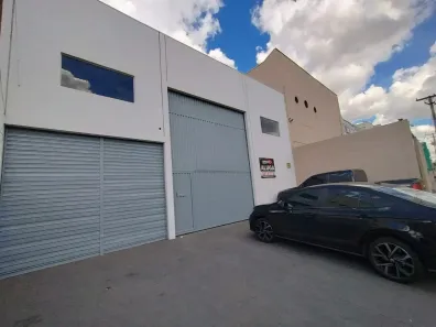Galpão/Depósito/Armazém para alugar, 300m² no Moinho dos Ventos, Goiânia