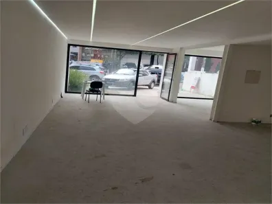 com 6 Quartos para alugar, 200m² no Jardim América, São Paulo
