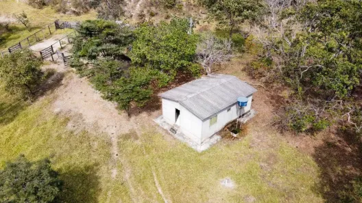 Fazenda/Sítio com 2 Quartos à venda, 11m² no , Santa Cruz de Goiás