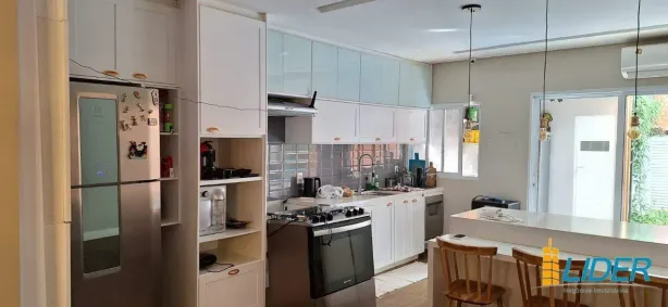 Casa com 3 Quartos à venda, 215m² no Jardim Inconfidência, Uberlândia