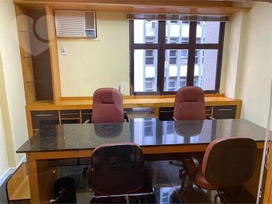 Sala Comercial à venda, 35m² no Centro, Niterói