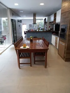 Casa com 4 Quartos à venda, 245m² no Mercês, Uberaba