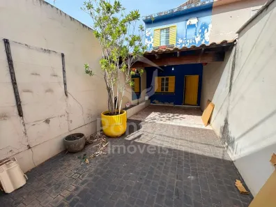 Casa com 2 Quartos para alugar, 70m² no Santa Mônica, Uberlândia