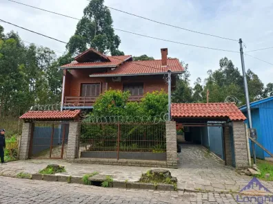 Casa com 4 Quartos para alugar, 360m² no Desvio Rizzo, Caxias do Sul