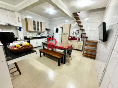 Casa com 3 Quartos à venda, 111m² no Maracanã, Praia Grande