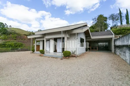 Casa com 3 Quartos para alugar, 147m² no Dom Joaquim, Brusque
