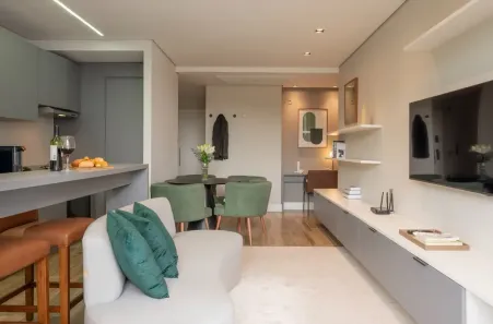 Apartamento com 2 Quartos para alugar, 84m² no Centro, Balneário Camboriú