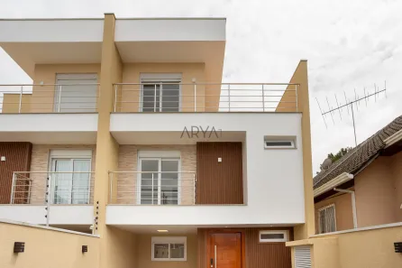 Sobrado com 3 Quartos à venda, 210m² no Santo Inácio, Curitiba