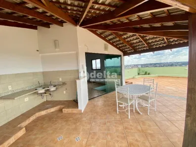 Cobertura com 4 Quartos para alugar, 300m² no Osvaldo Rezende, Uberlândia