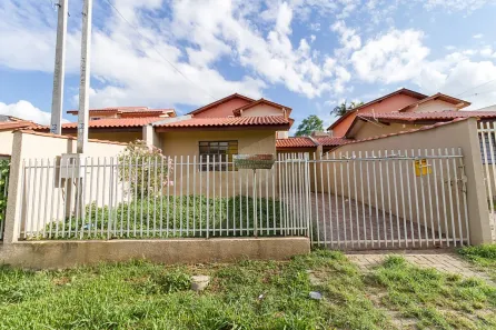 Casa com 2 Quartos para alugar, 50m² no Santa Cândida, Curitiba