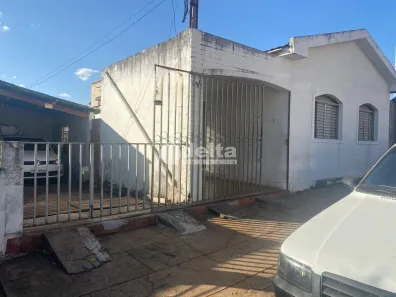 Casa com 3 Quartos à venda, 360m² no Osvaldo Rezende, Uberlândia