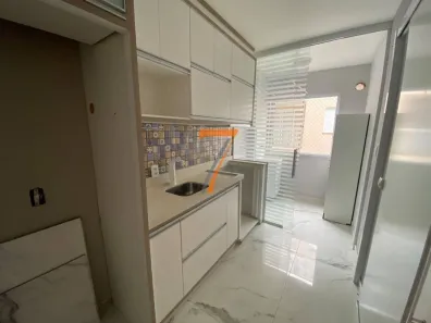 Apartamento com 2 Quartos para alugar, 56m² no Serraria, São José