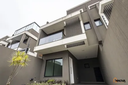 Sobrado com 3 Quartos para alugar, 140m² no Boqueirão, Curitiba