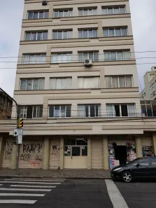 Kitnet para venda ou aluguel, 30m² no Farroupilha, Porto Alegre