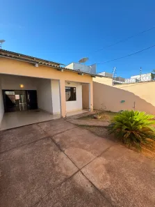 Casa com 3 Quartos para alugar, 127m² no Plano Diretor Sul, Palmas
