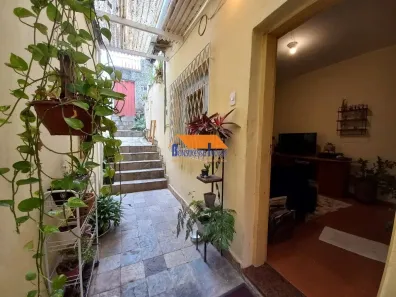 Casa com 2 Quartos à venda, 110m² no Sagrada Família, Belo Horizonte