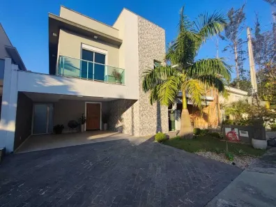 Casa com 3 Quartos à venda, 220m² no Fazenda Rodeio, Mogi das Cruzes