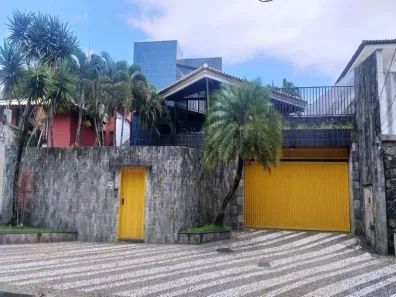 Casa com 4 Quartos para alugar, 354m² no Itaigara, Salvador