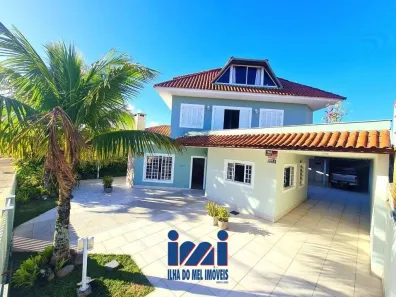 Sobrado com 3 Quartos à venda, 318m² no Luciane, Pontal do Paraná