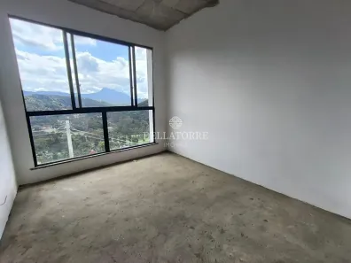 Casa de Condomínio com 4 Quartos à venda, 178m² no Golfe, Teresópolis