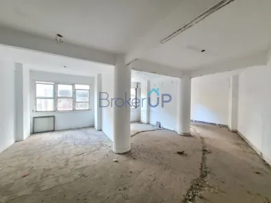 Sala Comercial para venda ou aluguel, 110m² no Centro Histórico, Porto Alegre