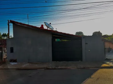 Fazenda/Sítio com 4 Quartos à venda, 130m² no Vila Sonia, Itapetininga