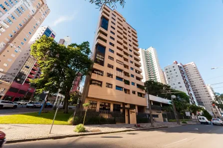 Apartamento com 4 Quartos para alugar, 227m² no Água Verde, Curitiba