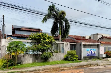 Casa com 3 Quartos à venda, 250m² no Planalto, Manaus