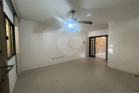 Sobrado com 5 Quartos à venda, 250m² no Vila Nova Carolina, São Paulo