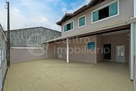 Casa com 5 Quartos à venda, 215m² no Centro, Peruíbe
