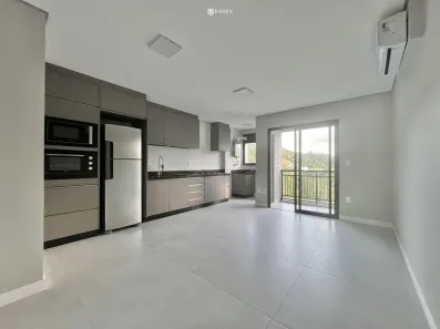 Apartamento com 2 Quartos para alugar, 62m² no Praia dos Amores, Balneário Camboriú